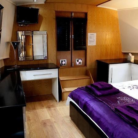 Готель The Joker Boat Ліверпуль Екстер'єр фото