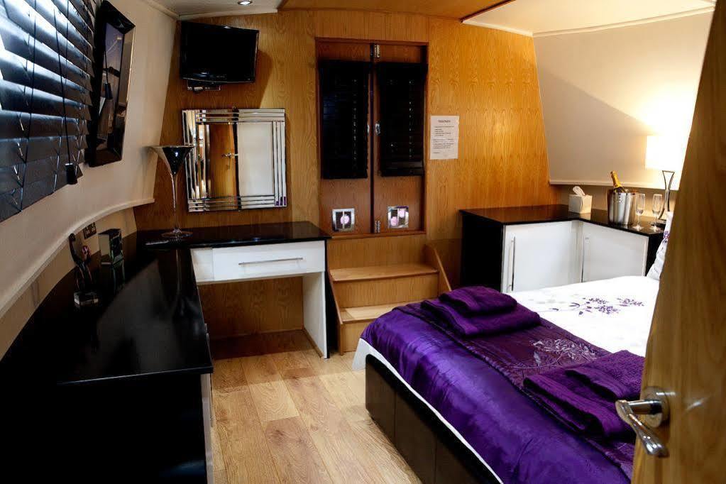 Готель The Joker Boat Ліверпуль Екстер'єр фото